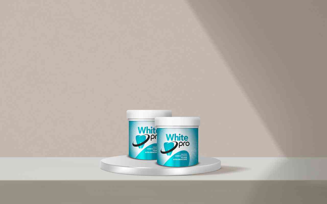 Scopri come avere denti bianchi a casa con White Pro: sorriso perfetto e sicuro