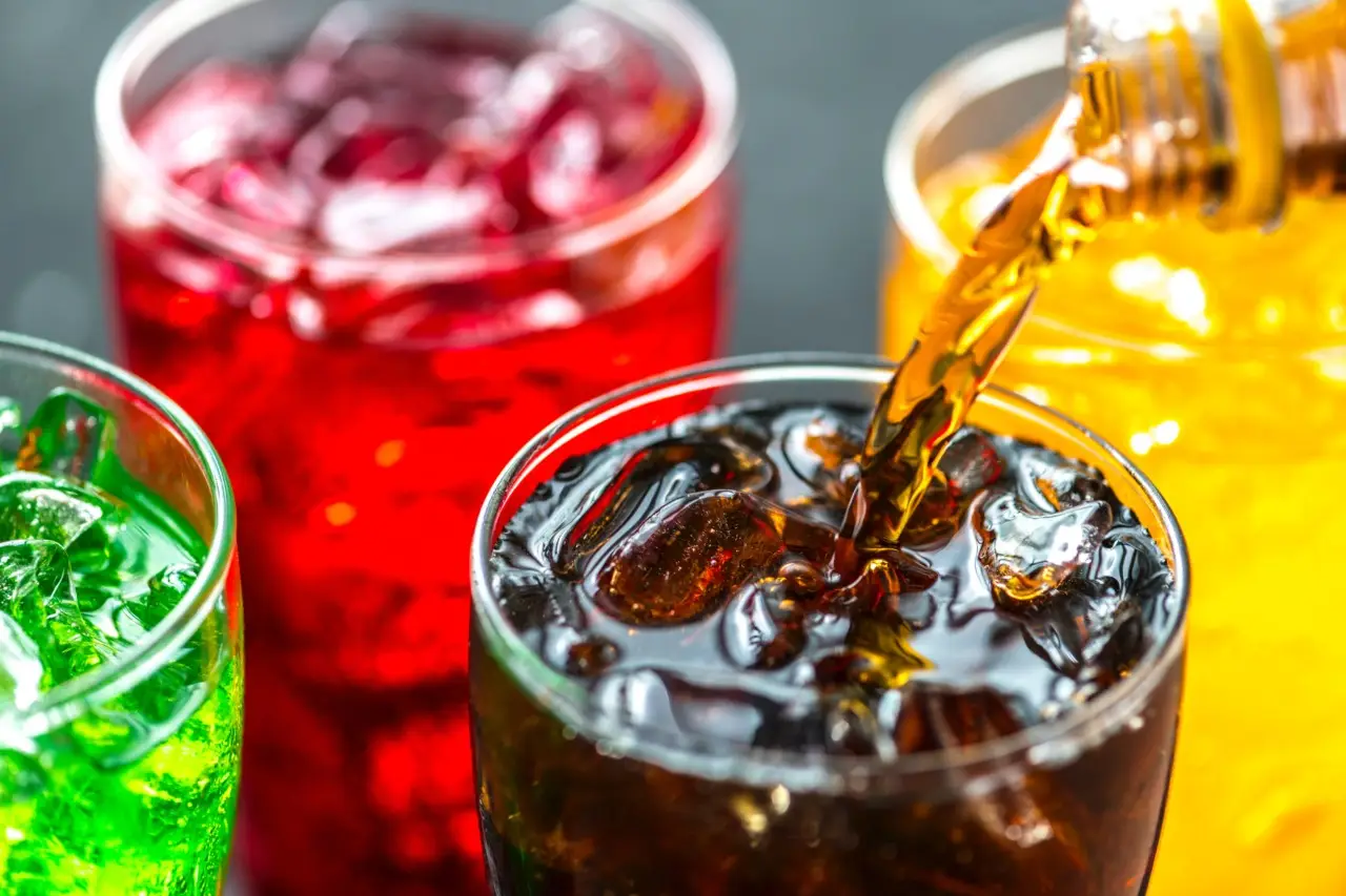 Pensi che l’acqua sia la bibita meno calorica? Ecco la classifica sorprendente