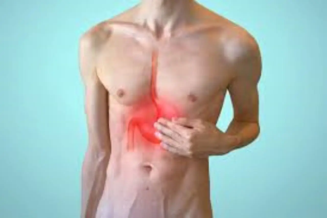 Bruciore di stomaco o dolore? Il trucco per capire subito se è gastrite o reflusso