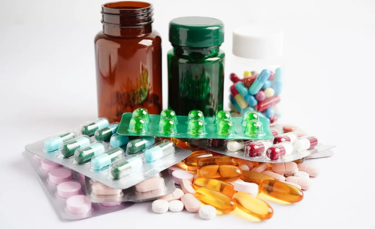 Quali sono le regole per il trasporto di medicinali in aereo? Le quantità consentite